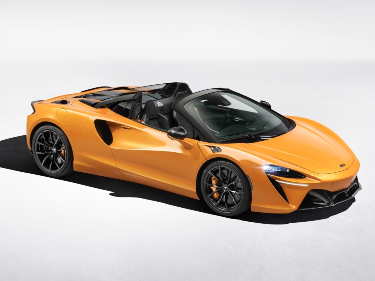 McLaren Artura Spider