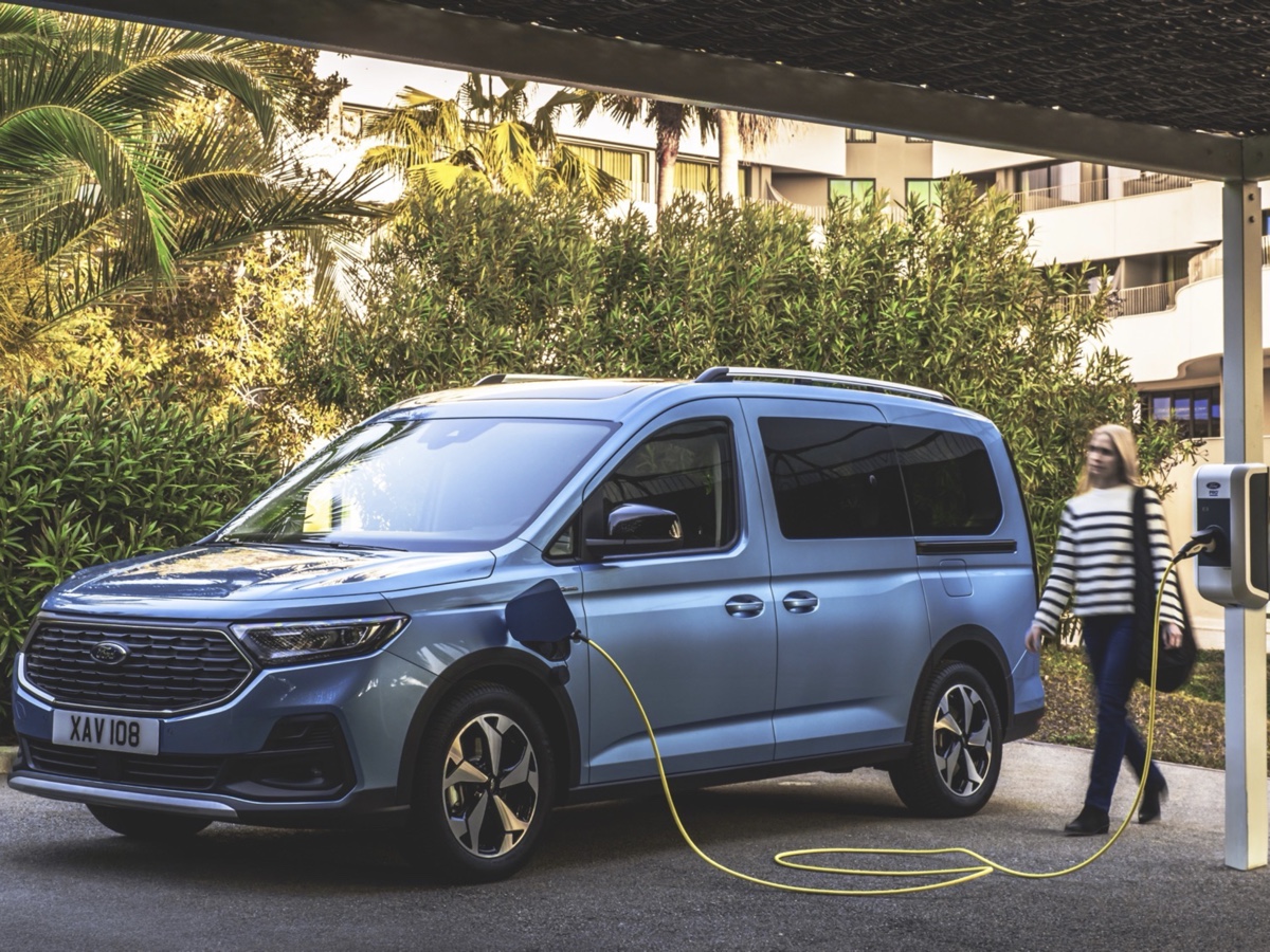 Ford Tourneo Connect PHEV