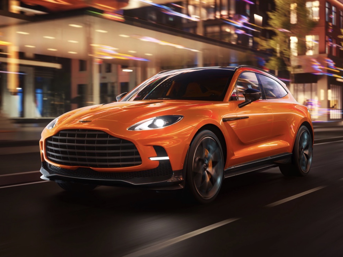 Aston Martin DBX707