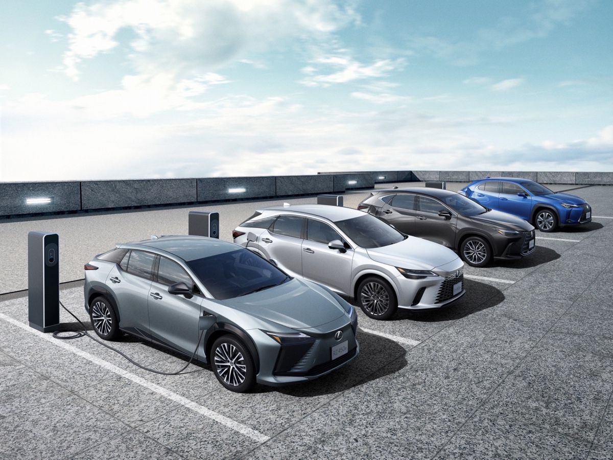 Lexus gamma elettrificata 