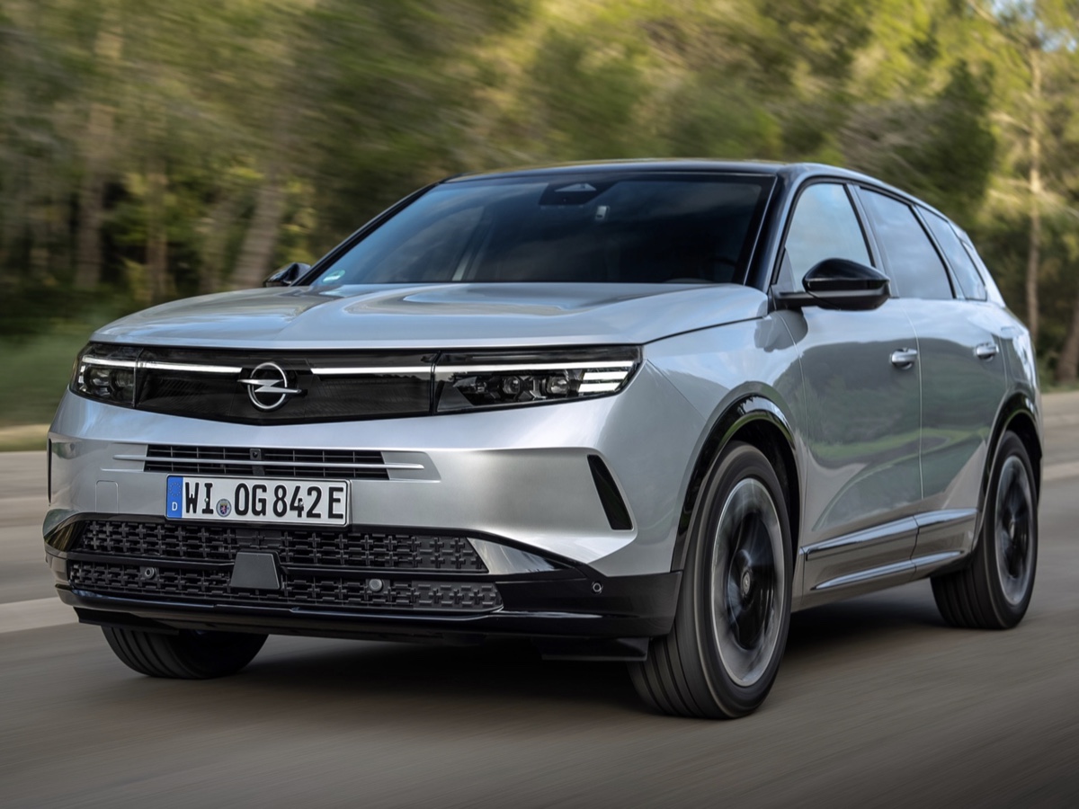 Opel Grandland ibrido plug-in