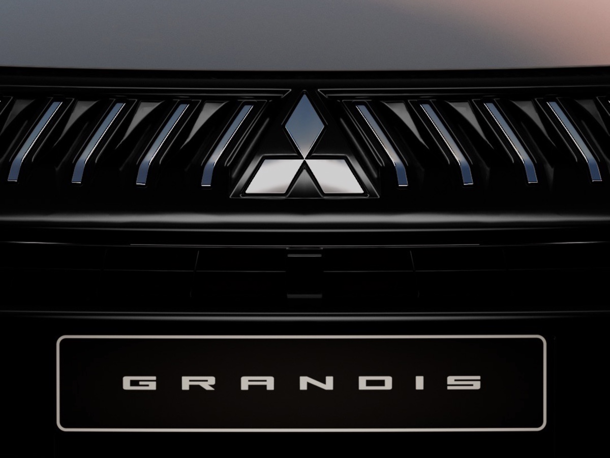 Mitsubishi Grandis teaser