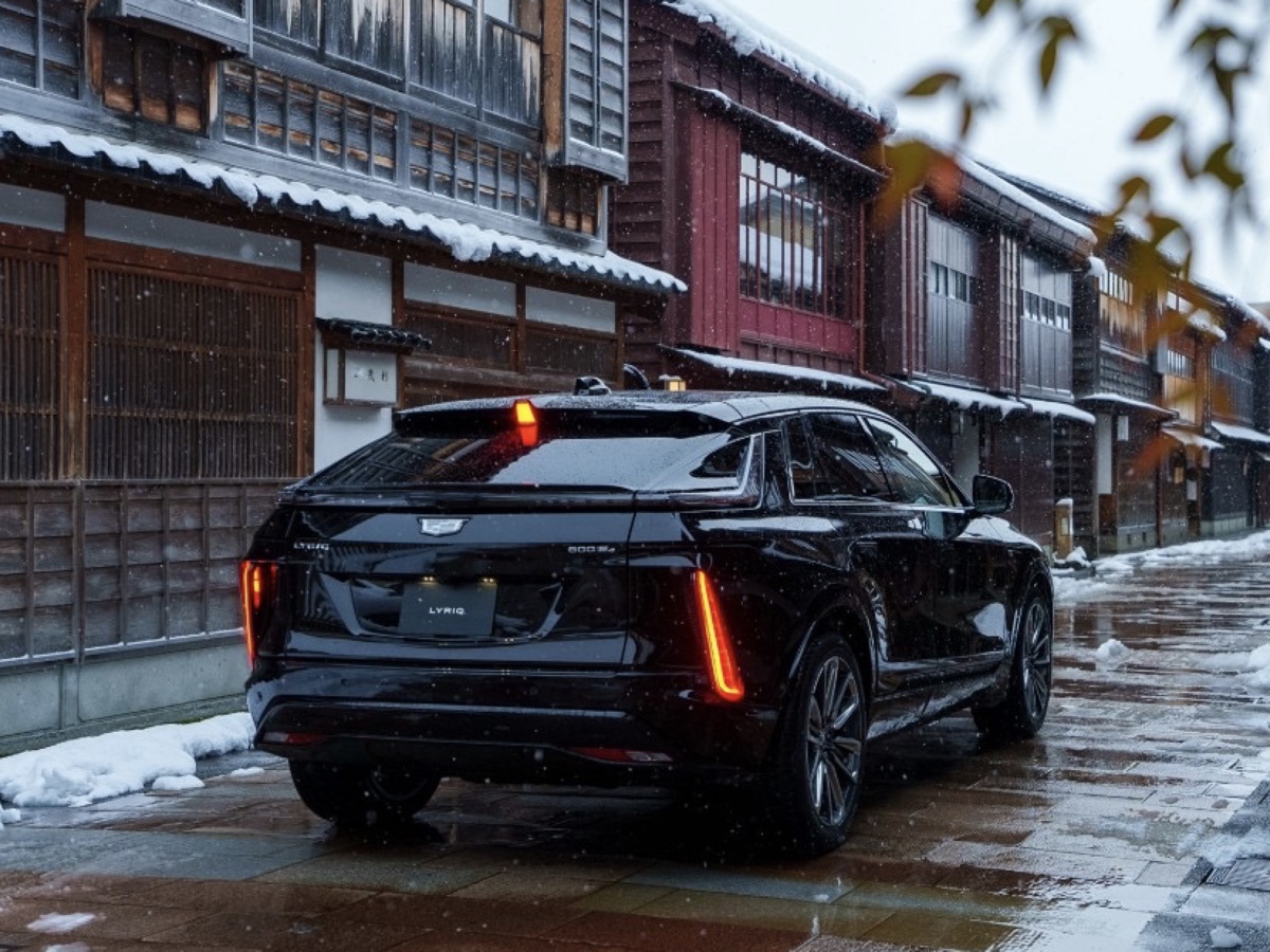 Cadillac Lyriq Giappone