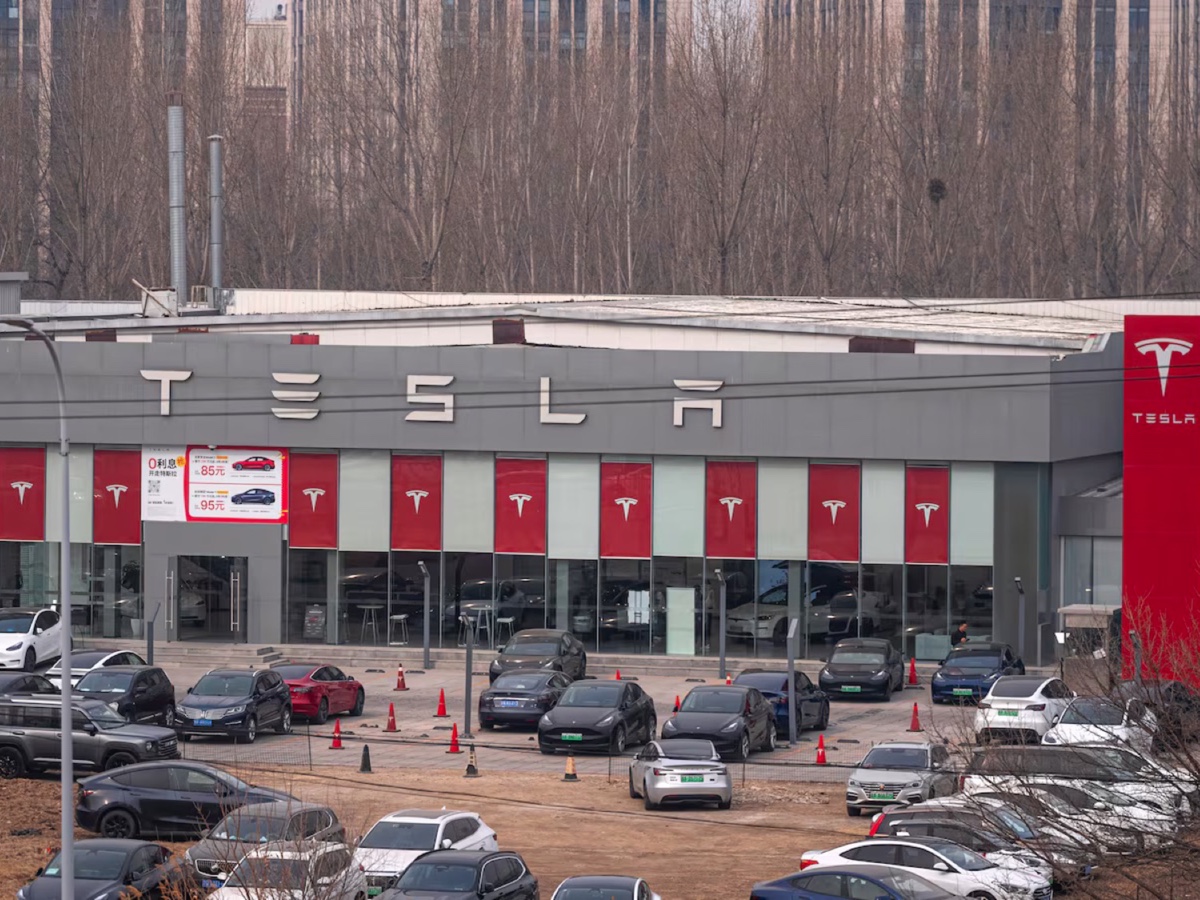 Tesla concessionario Pechino