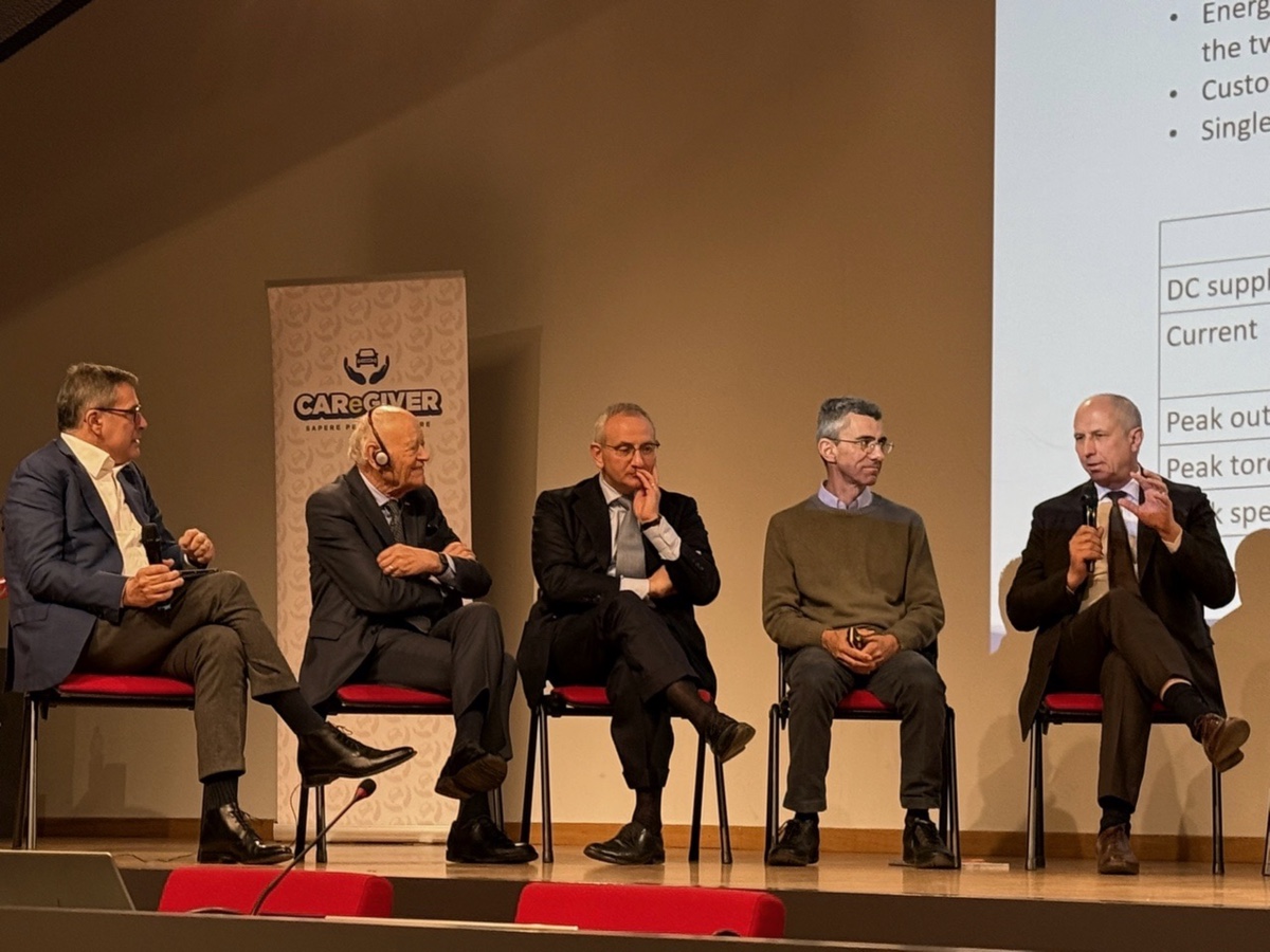 CAReGIVER  convegno "Quale futuro per l%u2019automobile? Quale automobile per il futuro?"