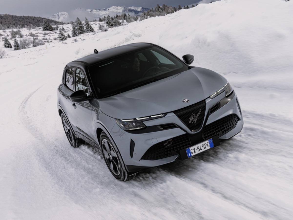 Alfa Romeo Junior Ibrida Q4
