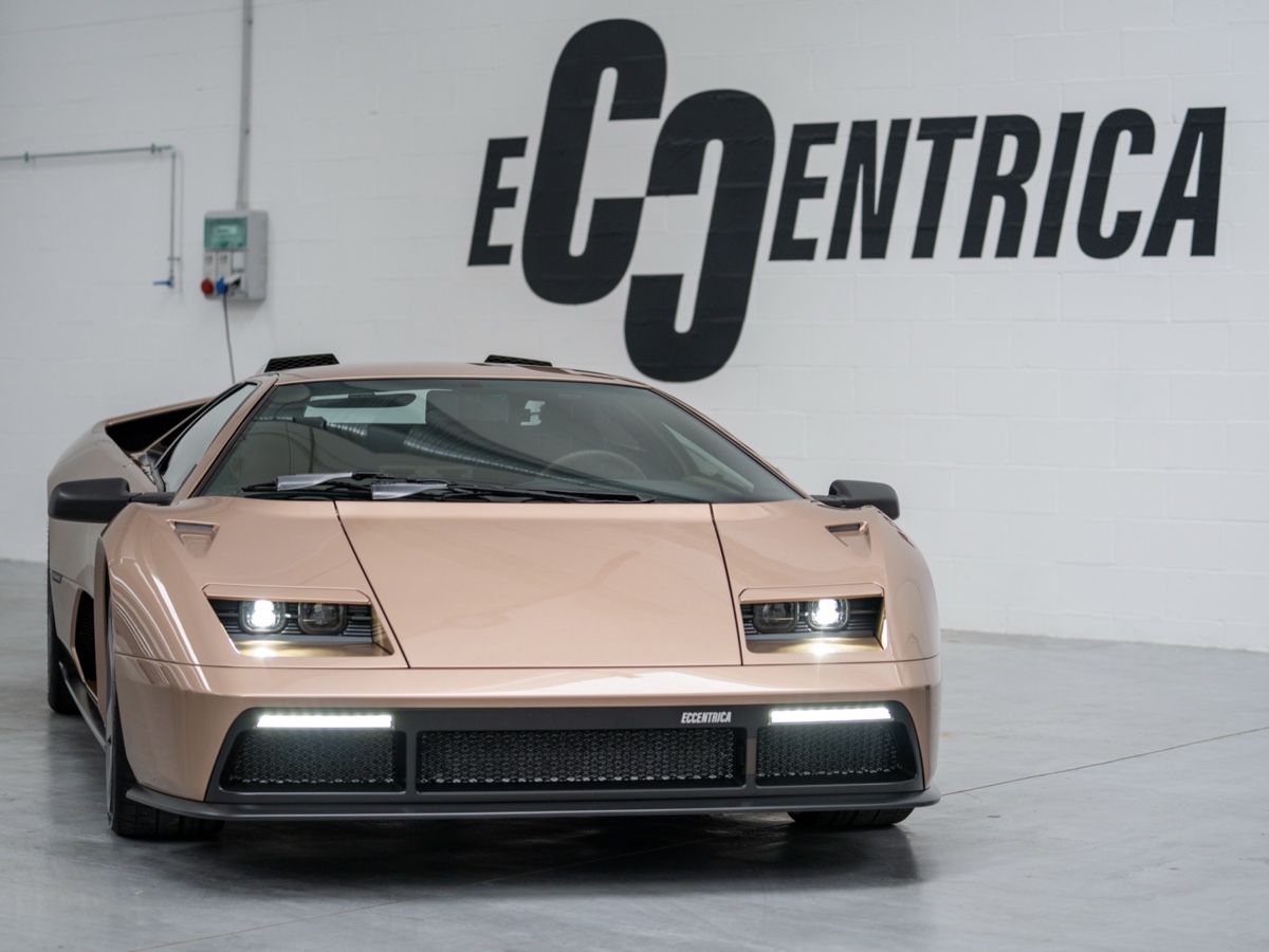 Eccentrica V12 Rose Phoenix