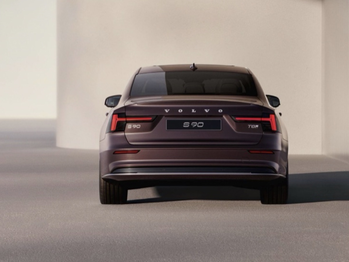 Volvo S90