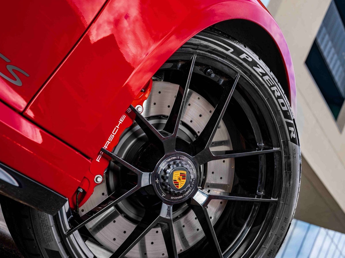 Pirelli P Zero R Porsche 911 GTS