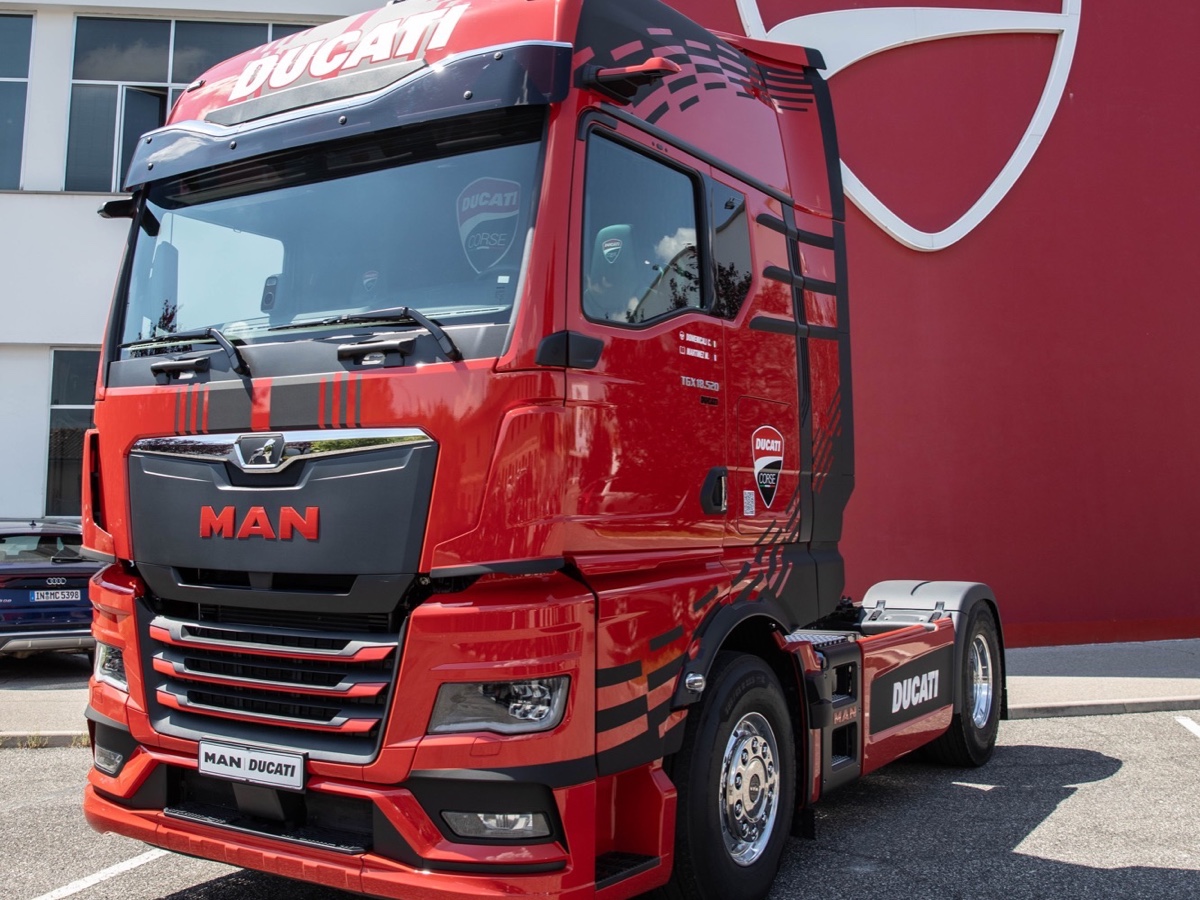 MAN TGX Ducati Edition