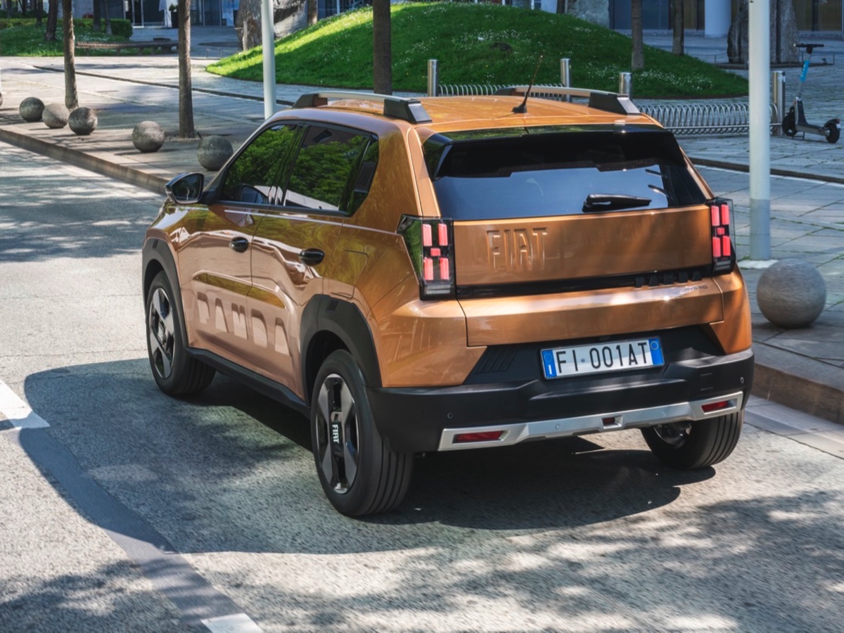Fiat Grande Panda Hybrid La Prima