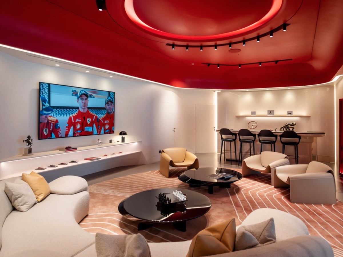 Ferrari showroom Roma nuova Corporate Identity 