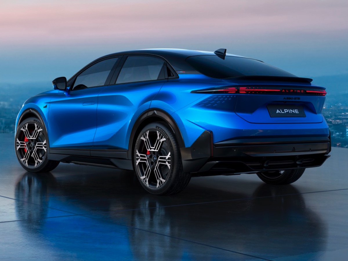 Alpine A390
