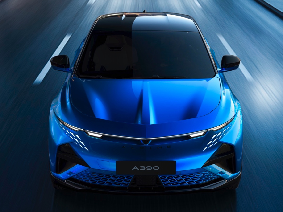 Alpine A390
