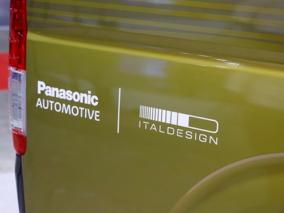 Panasonic Automotive navette servizi premium 