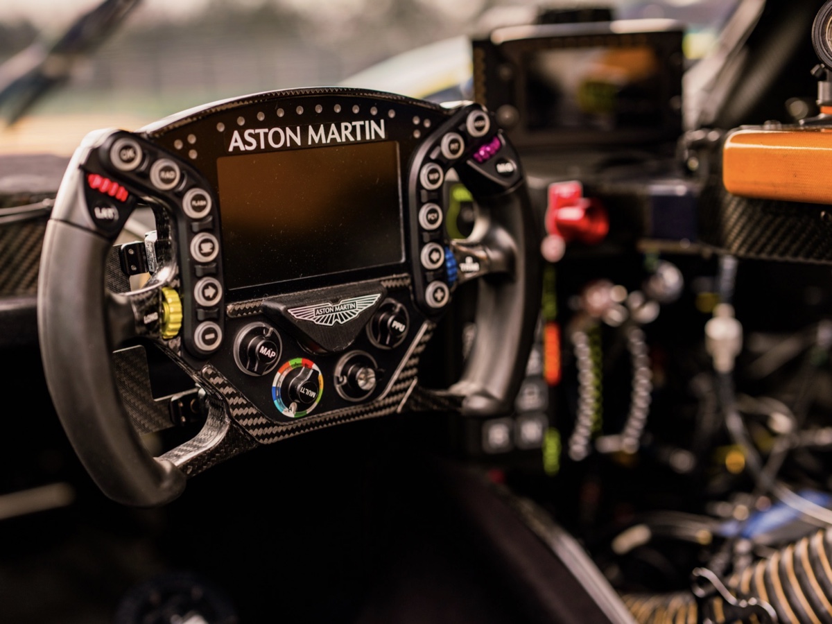 Aston Martin Valkyrie LM