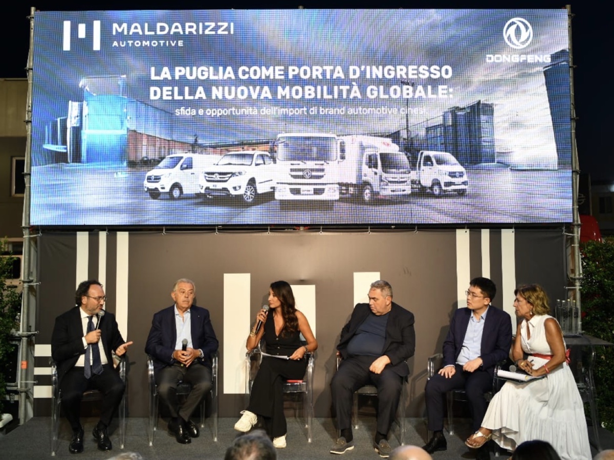Dongfeng Fiera del Levante debutto gamma veicoli commerciali 