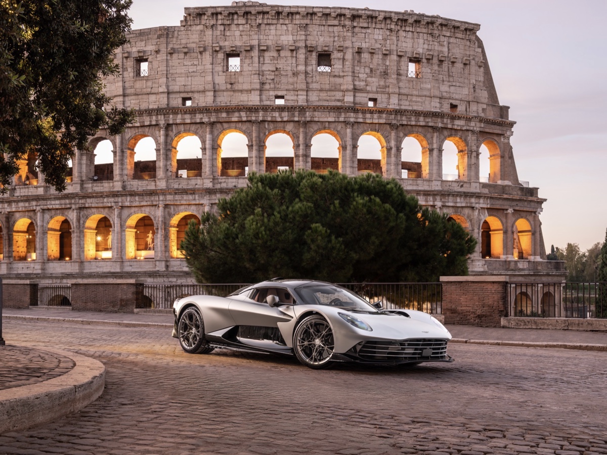 Aston Martin Valhalla Roma