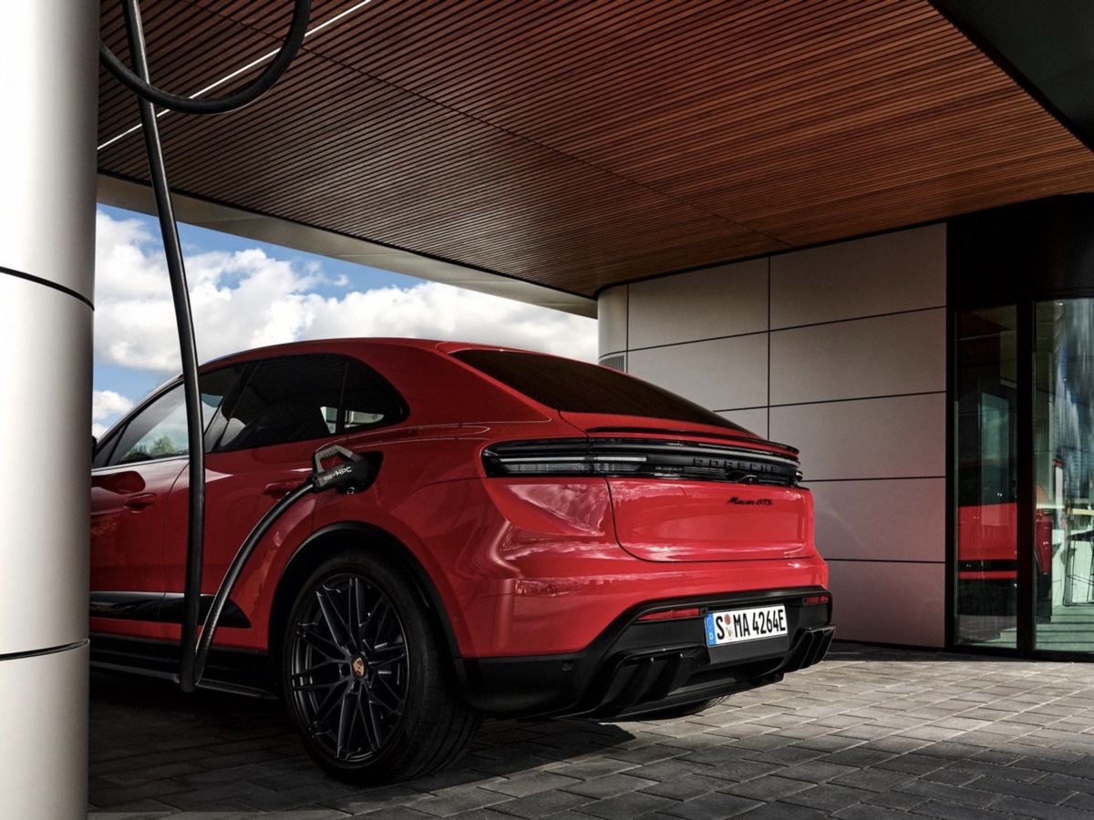 Porsche Charging Lounge Himmelkron