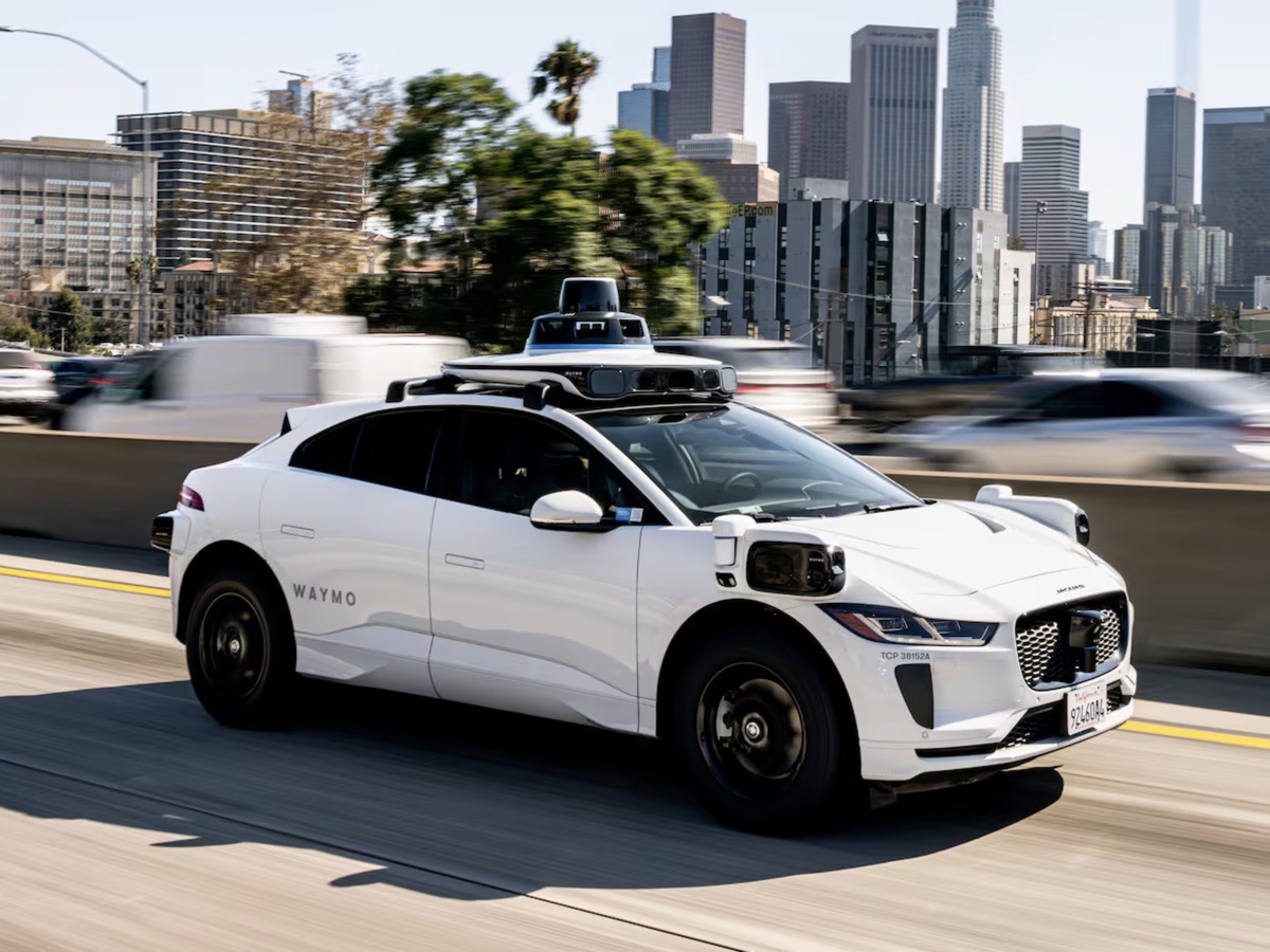 Waymo guida autonoma autostrada