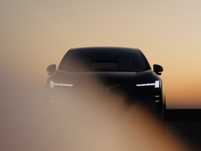 Fino a 810 km di autonomia per la nuova Volvo EX60