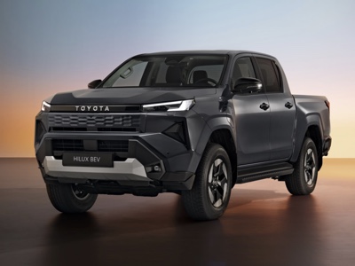 Due allestimenti e prezzi da da €58.000 per il nuovo Toyota Hilux Full Electric