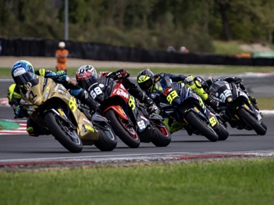 40 moto in griglia per la Suzuki GSX-8R CUP 2026