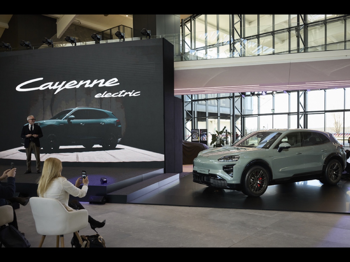 Porsche Cayenne Turbo Electric