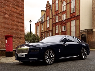 Anche Rolls-Royce fa dietrofront sull'elettrico