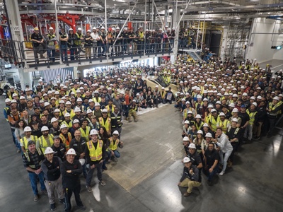 Prodotto in texas il primo Cybercab, robotaxi Tesla