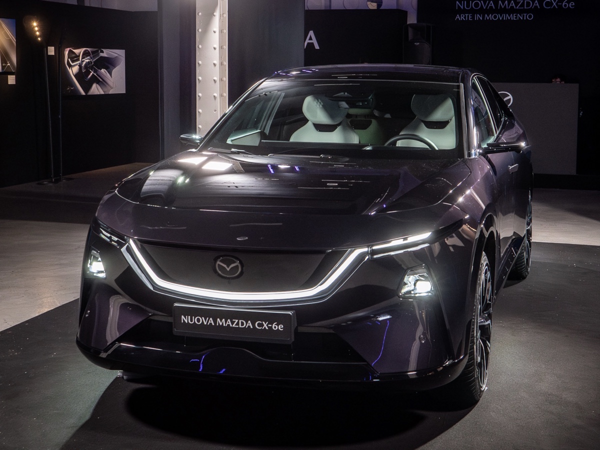 Mazda CX-6e
