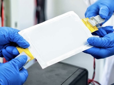 Allo studio in Cina una tecnologia per batterie al litio da 700 Wh/kg