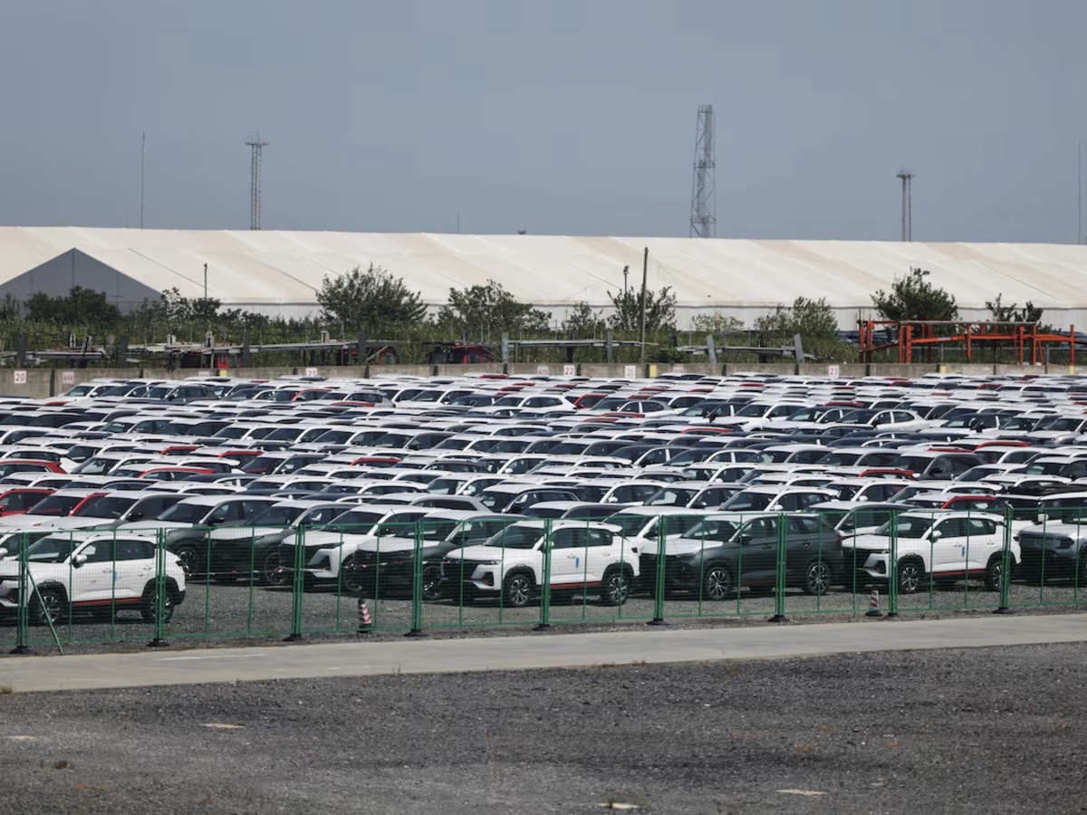 Cina piazzale auto nuove