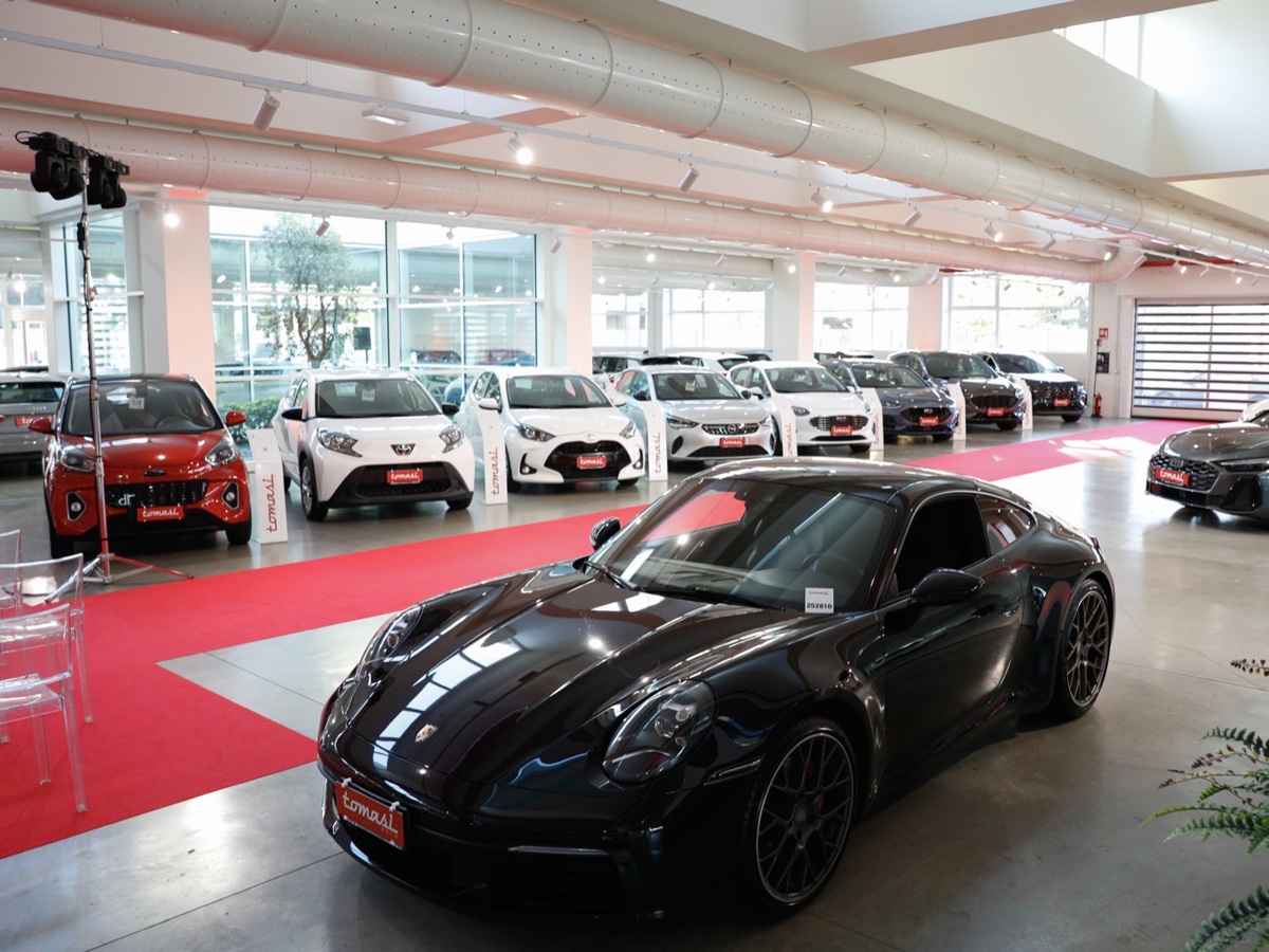 Tomasi Auto showroom Milano