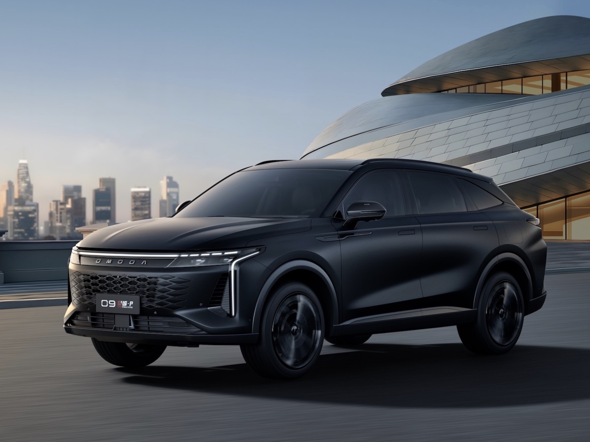 Omoda 9 SHS-P Black Knight Edition