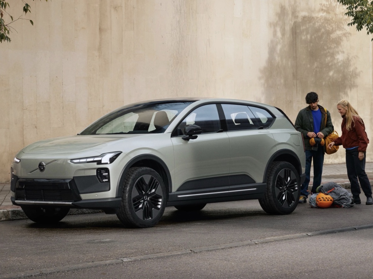 Volvo EX60 Cross Country