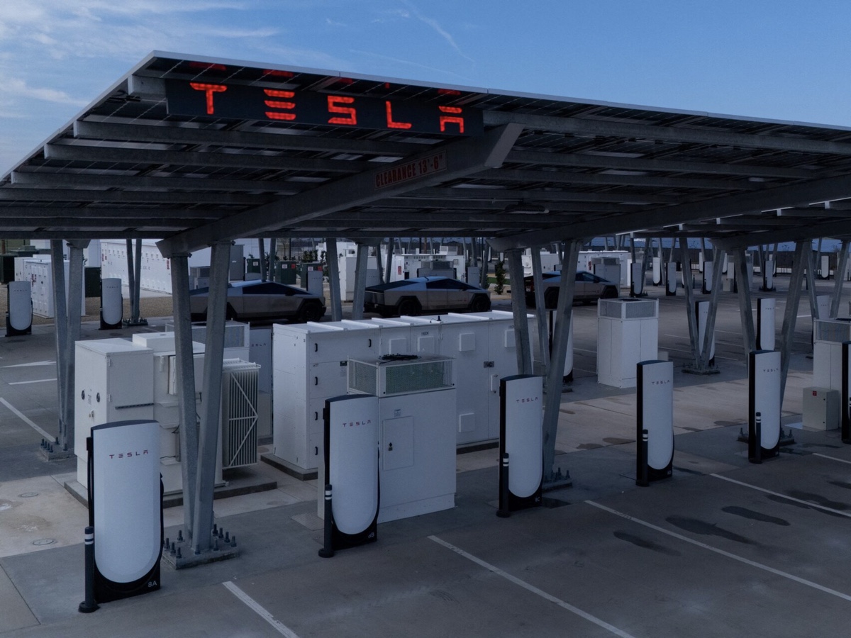 Tesla Supercharger station Lost Hills California