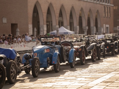 Oltre 400 equipaggi da 29 nazioni per la 1000 Miglia 2026