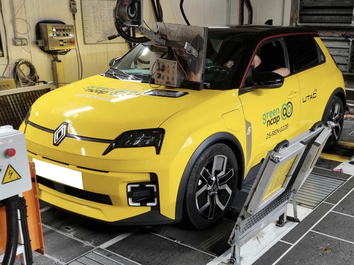 Renault 5 E-Tech Electric test Green NCAP