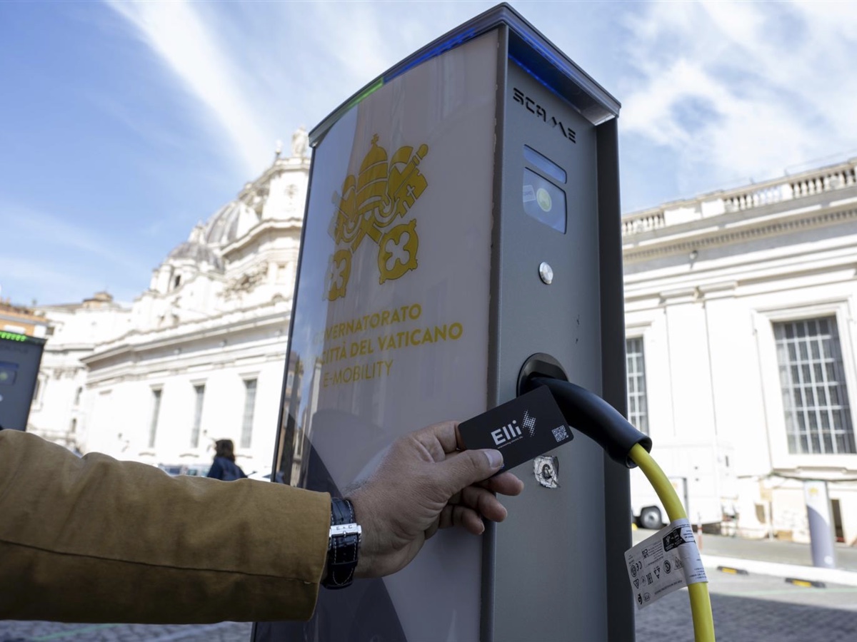 Elli Mobility ricarica flotta elettrica vaticana