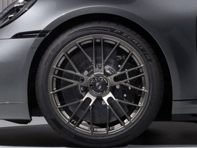 Nuovo Pirelli P Zero R per la Porsche 911 Turbo S
