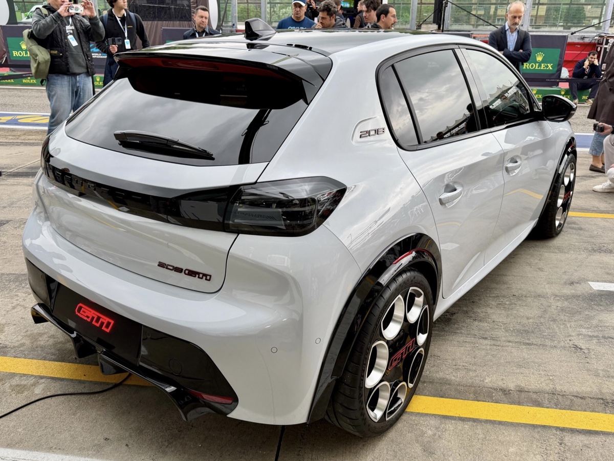 Peugeot E-208 GTi