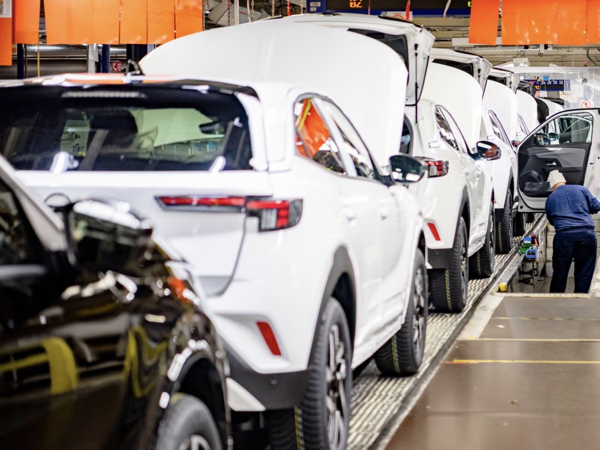 Stellantis produzione Opel Mokka Poissy