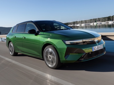 Consumi di 15,7 kWh/100 km per la nuova Opel Astra Sports Tourer Electric