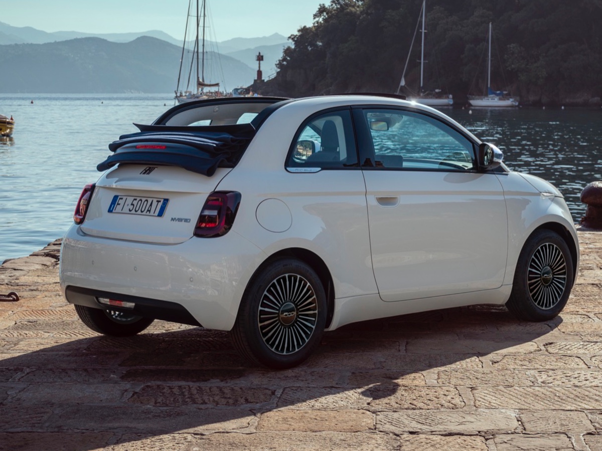Fiat 500 Cabrio serie speciale Hybrid Dolcevita