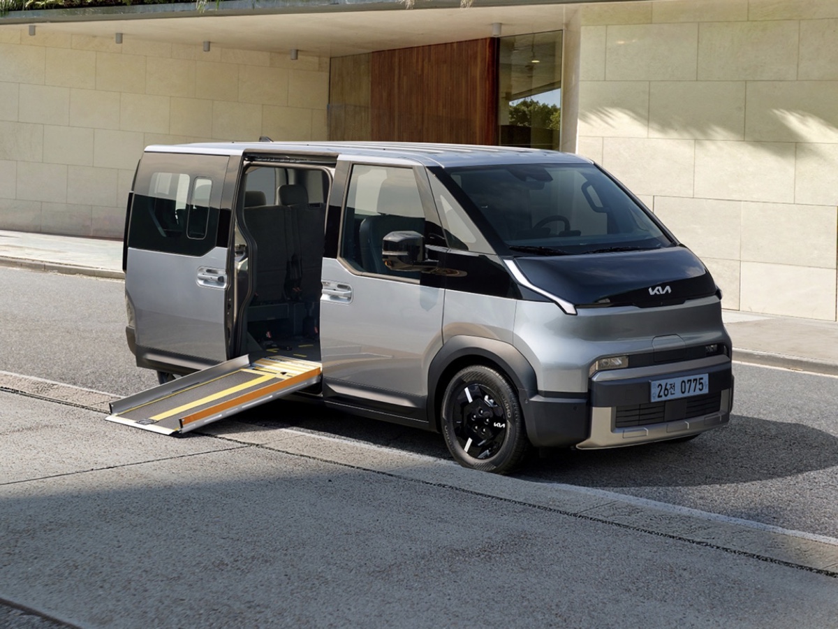 Kia PV5 WAV Side Entry
