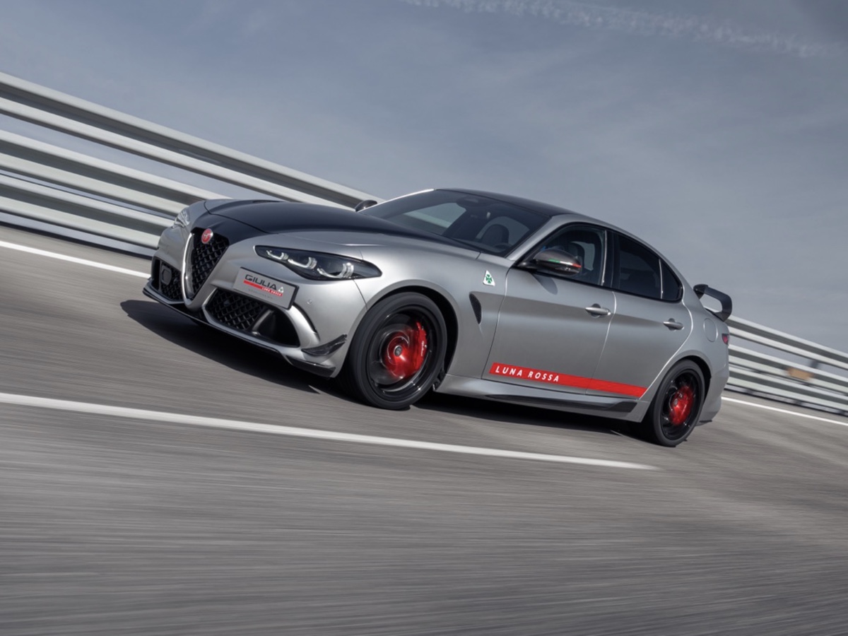 Alfa Romeo Giulia Quadrifoglio Luna Rossa