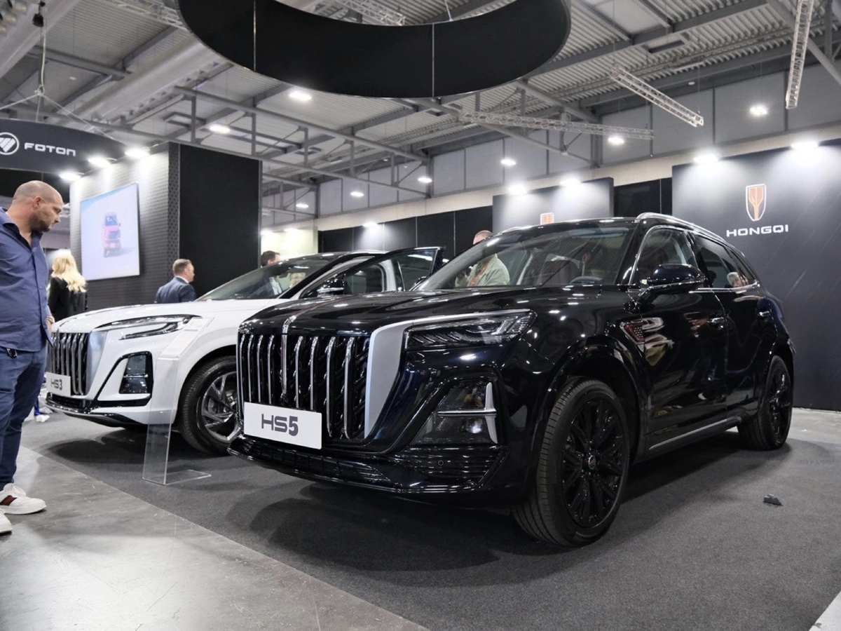 Hongqi HS5