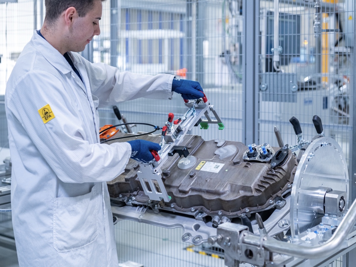 BMW produzione Energy Master iX5 Hydrogen