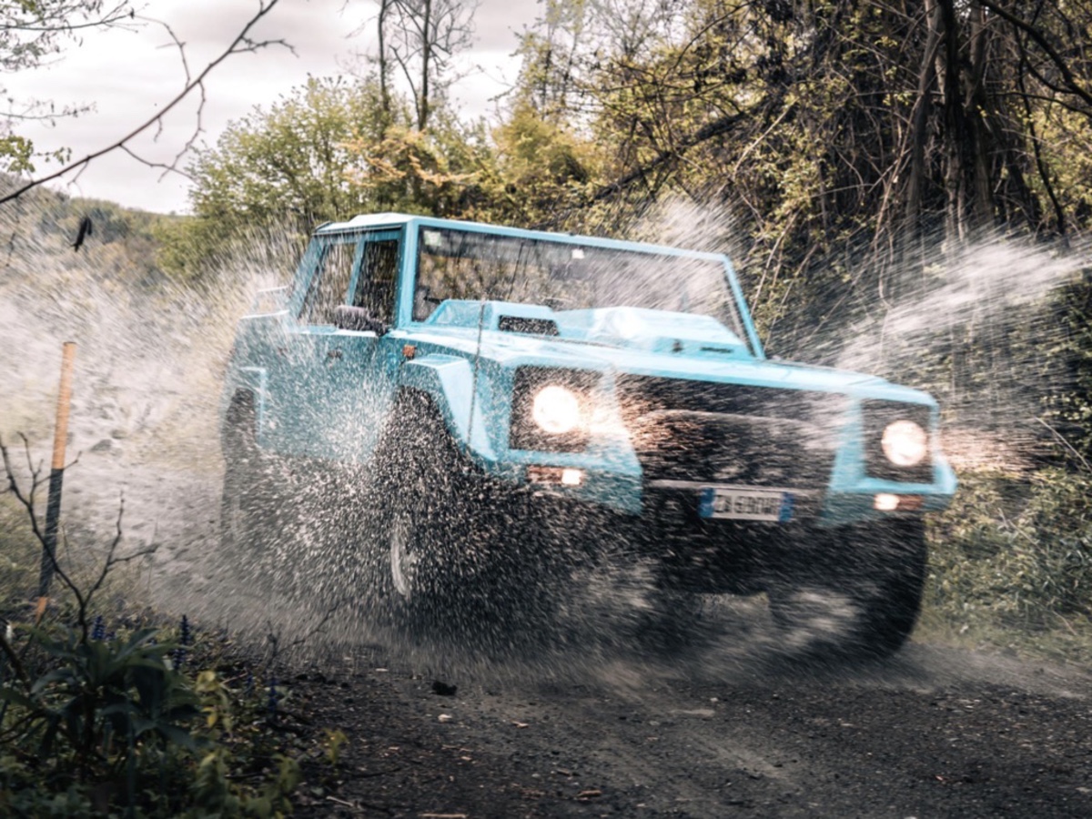 Lamborghini LM002